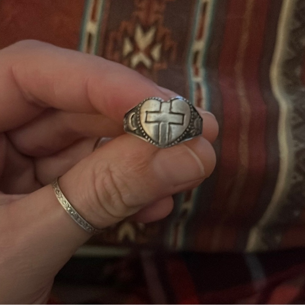 VINTAGE cross heart ring! 100% sterling silver